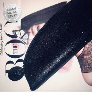 NWOT MAC Cosmetics Makeup Bag and Brushes